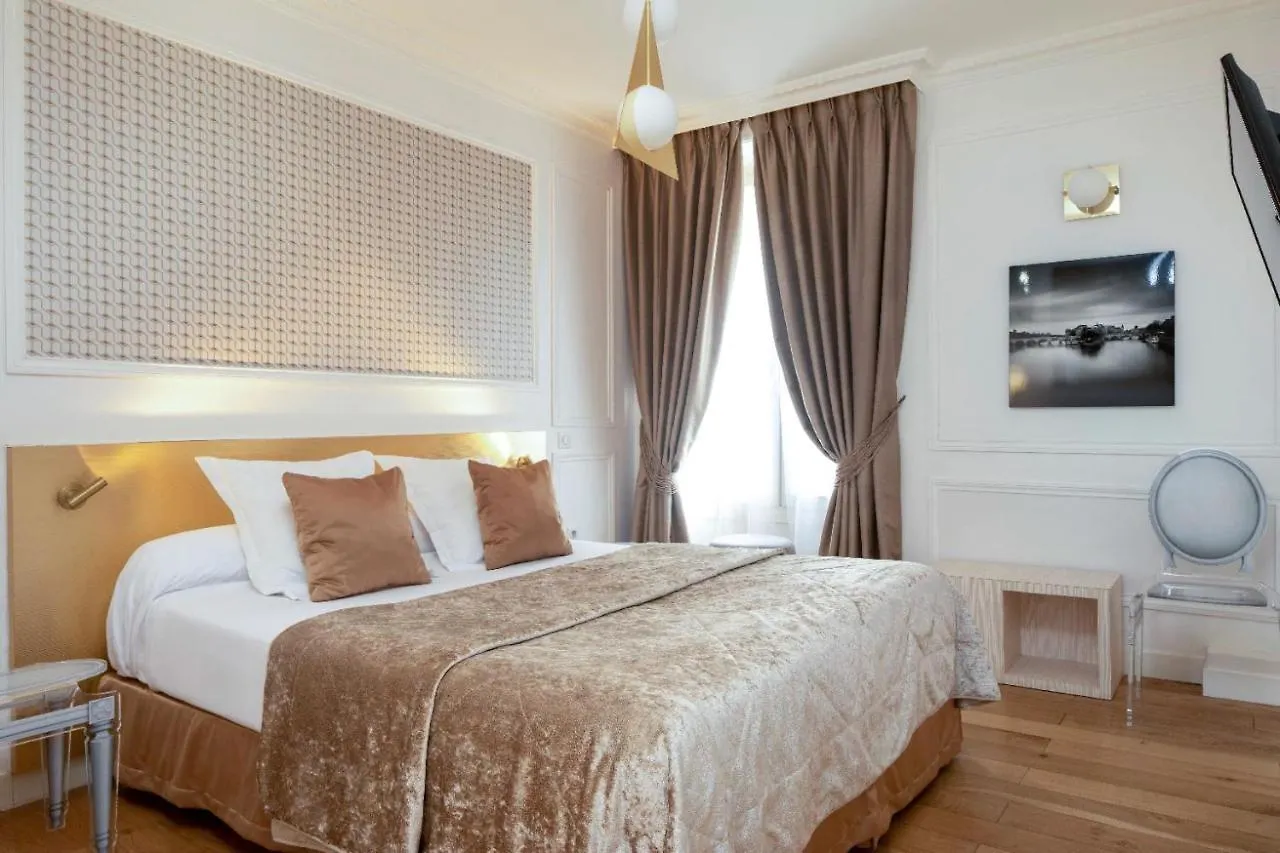 Otel Du Levant 3*